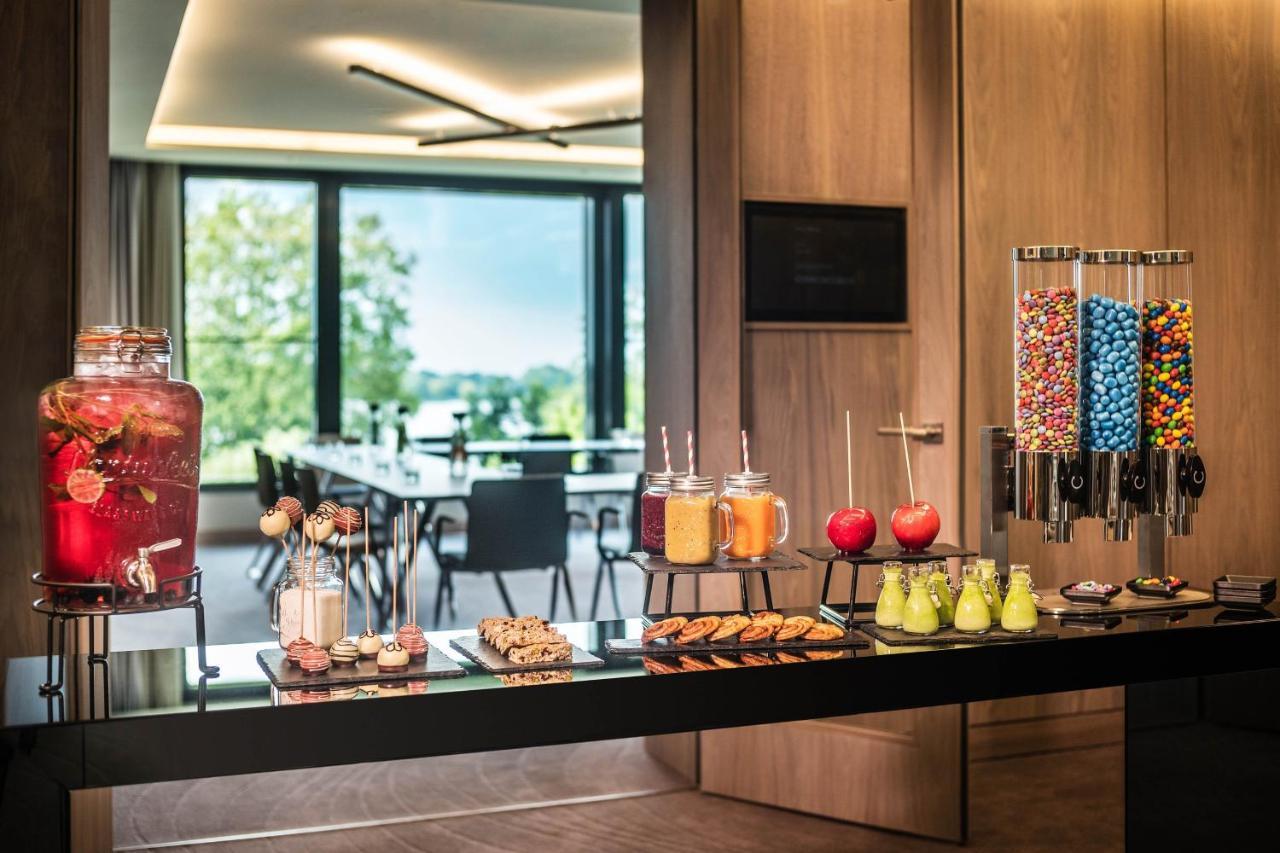 Le Meridien Хамбург Екстериор снимка The Club at Zurich Airport