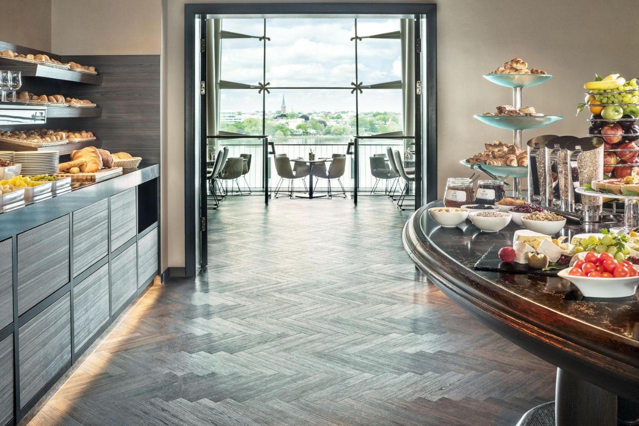 Le Meridien Хамбург Екстериор снимка The River Café