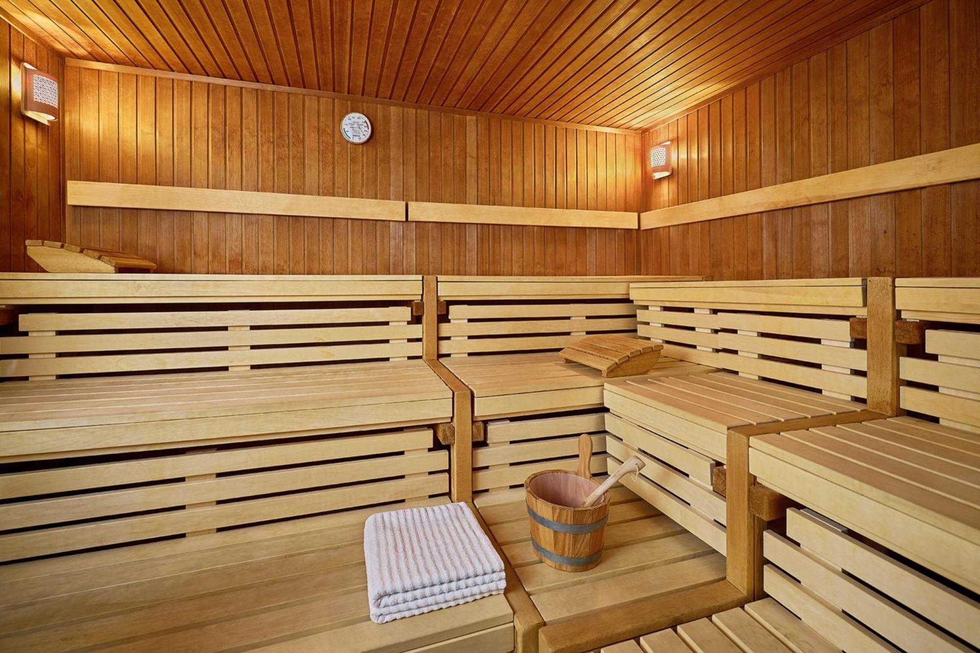 Le Meridien Хамбург Екстериор снимка A Finnish sauna