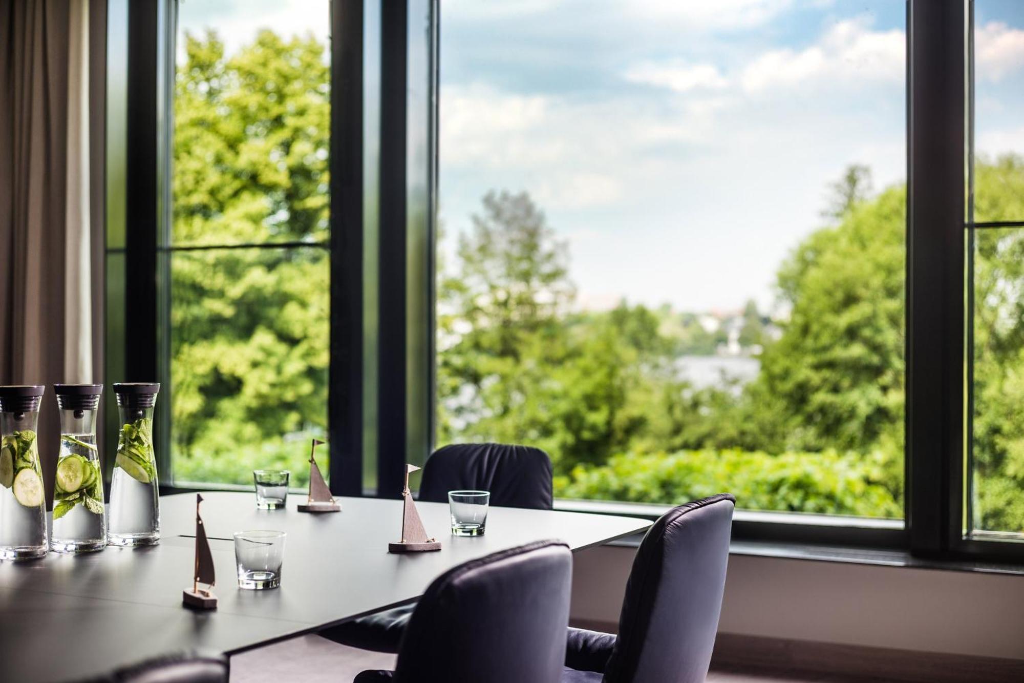 Le Meridien Хамбург Екстериор снимка Meeting room